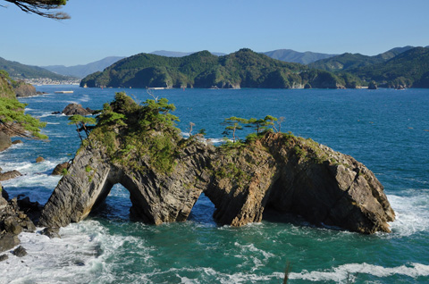 穴通磯（碁石海岸）