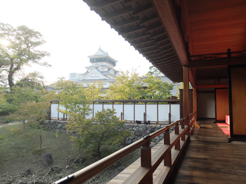 書院から見た小倉城天守閣